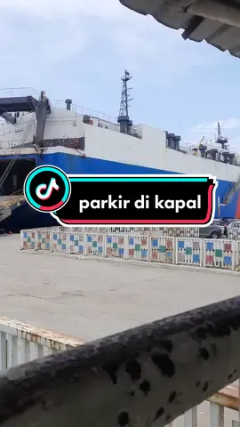 #parkir di #kapal  #belawan #pelabuhan #kirimmobil  #pelabuhanbelawan  #kapal  #kapallaut #kapalcargo 