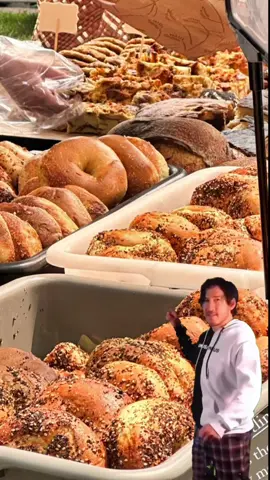 Bagels, am i right?! 😌 if you’re in the Chicago area, come try ours at one one of our markets & events! 🥯 Our June calendar is live on our page! #CapCut #zeitlinsdelicatessen #zeitlinsdeli  #chicagofarmersmarket #chicagoeats #chicagobagels 