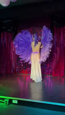 i’m an angel, i know 😇 #burlesque #purple #fyp #burlesquecostume #showgirl #dancer #burlesquefans #fandancer #ostrichfans 