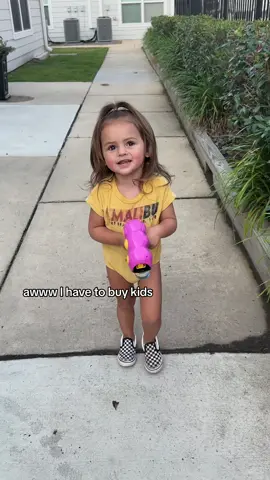 somehow i failed to teach her that’s not how friends work 😅 #foryou #fyp #friends #toddler #funny 