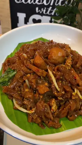 Keow Teow Goreng Basah👩🏽‍🍳‼️ #keowteow #keowteowgoreng #keowteowgorengbasah #charkueyteow #brunch #cooking #samayal #tamilmuser #tamilcooking #EasyRecipe #fyp #fypシ #foryoupage #foryou #cookwithme #sedappp😜 #viraltiktok #malaysiafood #Foodie 