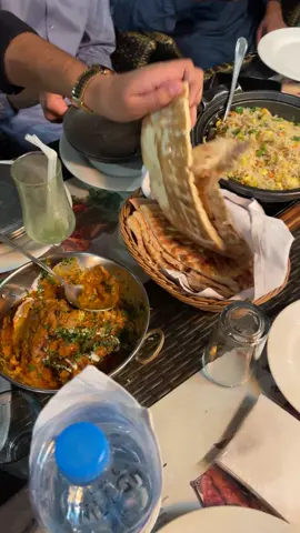 #guess the place?Snapchat:beingshaban #foodporn #foodies #civic #foryou #burger #foodies #boys #monal #beingsheikhshaban #billionaireboyspakistan 