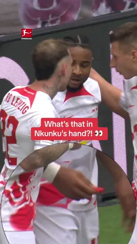 Nkunku's secret weapon revealed: 🎈 #bundesliga #fussball #bundesligatiktok 