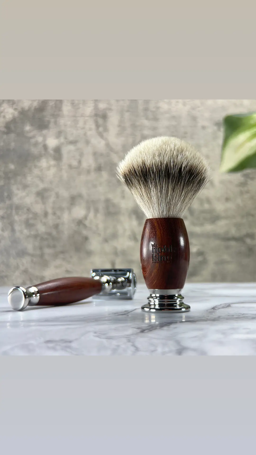 FATHER’S DAY SALE ENDS SOON!! 🔥 Shop $30 off our luxury shaving kit and free 2-day shipping! 🪒 #fathersdaygifts #giftsfordad #giftsforhim #mensfashion #reels #giftsforhusband #mensgifts #mensgrooming #shaving #beard #beardgang #amazonfinds #etsyshop #menshair #menstyle 
