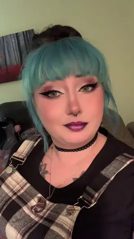 #alternativegirl #gothgirl #bluehair #fyp #midsize #plussize #makeup #mua #beauty #colorfulhair #egirl #chubbyqueen #emo #emogirl #mom #MomsofTikTok #altmom #gothmom #lipsync #elderemo #lipsyncaudios #Pride #pridemonth #rainbowmakeup #pridemakeup #pansexual #model #altmodel #gothmodel #alternativemodel #nonbinary #enby #nonbinarymakeup 