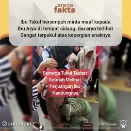 Isak tangis Keluarga  Arya Saputra pecah ketika putusan  hukuman diberikan kepada ASR alias  Tukul oleh  majelis hakim di  Pengadilan Negeri (PN) Kota Bogor, Jumat (9/6/2023). Isak tangis itu pecah lantaran keluarga  Arya Saputra kecewa sidang putusan  vonis  Tukul ditunda. 