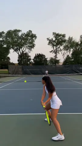 And there is nothing better than smacking some balls around after a long, bad day 😅 #tennis #fyp #asmr #tennisforehand #tennisslice #tennisdropshot #tennisforbeginners #countryclub #hobby 