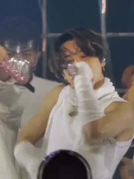 Jimin while doing the body rolls in ON: stop 🚫 drop ⬇️ and roll 🔄  #jimin #fyp #bts #btson 