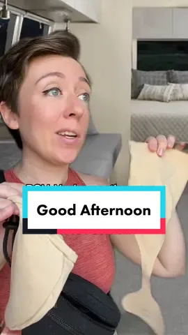 I couldnt resist with this sound 😂 #intimacycoordinator #filmtok #hollywood #actor #greenscreen 