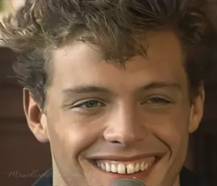 @Luis Miguel ✨👑🎙️ Año 1990, respondía sobre su gusto por las mujeres. #idoloporsiempre #luismiguel #luismigueltour2023 #luismiguelfans #conferenciadeprensa #ruedadeprensa #mujeres #reysol #solemio #cantante #artista #luismiguelenvivo 