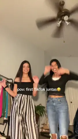 Como cuando obligas a tu hermana a hacer un TikTok 🙄  #sisters #sisterlove #dancechallenge #dance #tiktok #peruviantiktoker #peruviancheck #peruviangirl #foryou #foryoupage #feed #shein #fypシ 