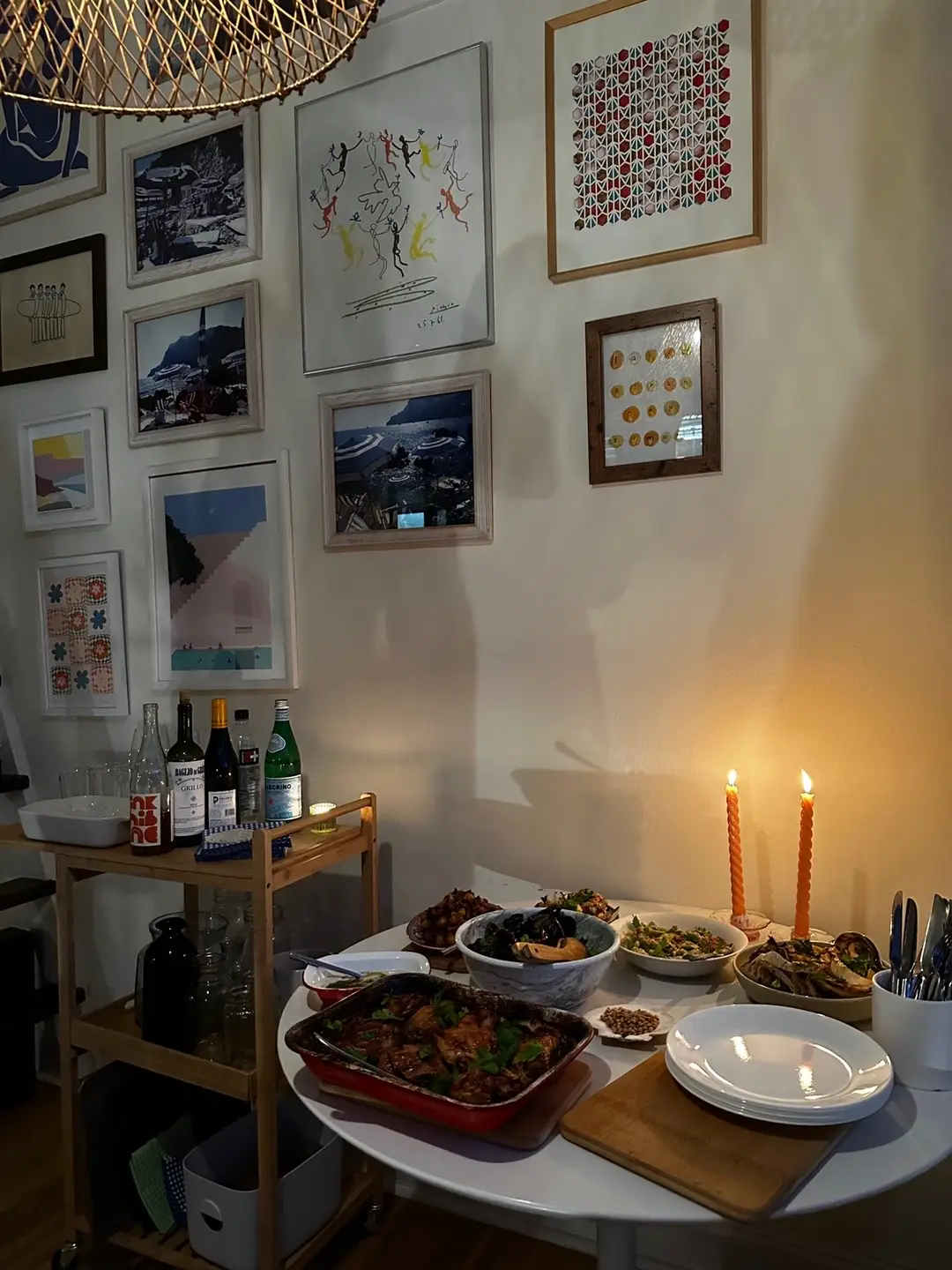 Wholesome shabbat dinner vibes 🪬✨🪴 