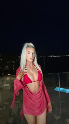 Ibiza babe ❤️💋🌹💄🍓🍒