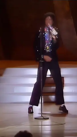 MJs first ever moonwalk in Motown 25. (1983) #michaeljackson #fypシ゚viral 