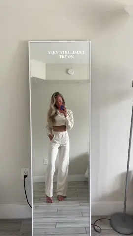 @ALKY ATHLEISURE absolutely obsessed 🤌🏼🤍 #Lifestyle #OOTD #trendy #grwm #tryonhaul #ugc #ugccommunity #ugccreator #haul #tryon #neutralaesthetic 