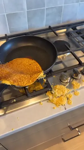 Pancake Fail #flipgonewrong #messykitchen #funny 