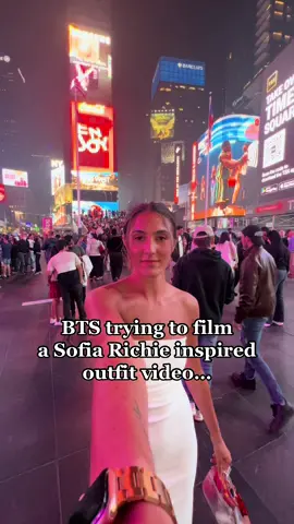 the ppl in Times Square got a showwww to say the least lolll #sofiarichia #sofiarichieoutfit #OOTD #outfitvideo #bts 