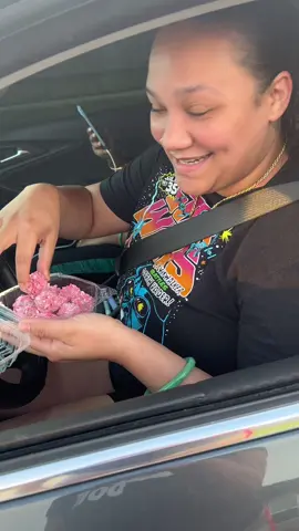 The crunch hit EVERYTIME 😮‍💨 #review #candygrapes #asmr #fyp #houston #yourfavoritecandyfruitdealer 