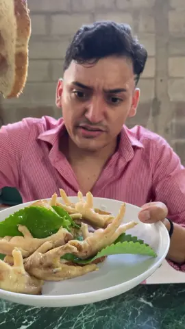 SANDWICHS CON POLLO #viral #parati #comedia #elsalvador #atiliolarin #alfredolarin 