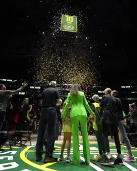 What a moment 🙌  @seattlestorm #suebird #seattlestorm #WNBA #basketball #fyp 