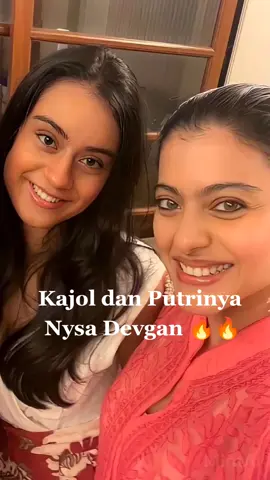 Kajol Bersama Putrinya Nysa Devgan 🔥🔥 #kajoldevgn #nysadevgan #ajaydevganfansclub #filmbollywoodindia #bollywoodindia #lovebollywoodsongs 