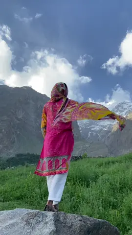 Achy waqt k liy mushkil waqt sa guzarna lazm hy :) #foryou #fyp #virla #pakeeza #hunza #follow #fypシ 