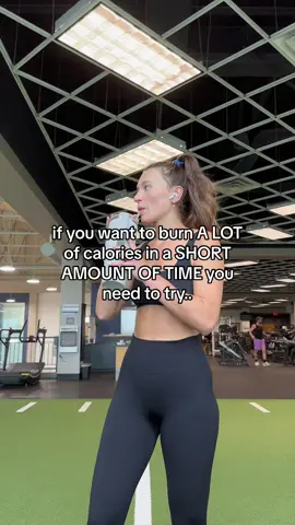 Weighted combo moves 🥵🥵🥵 full workouts at the 🔗 in my b!0 🤌🏼 #fitnesstipsforbeginners #fitnesstipsforwomen #workouttipsforbeginners #fitnessinspo #fitnessmotivationvideos 