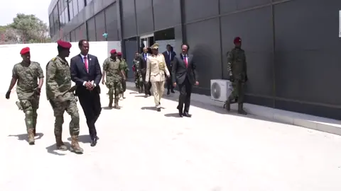 xabiibul mlayin farmaajo🦁🦁💙🤍💙 #farmaajo #somaliwayn #somalitiktok #puntladn #jubbaland #ogadenia #jigjiga #bosaso #garowe #galkio #qardho #ceerigaabo #laascaand #lascanod #kismayo #gedo #daarood 