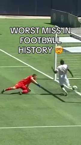 The WORST Miss In Football History 🤯 #fyp #foryou #foryoupage #worstfootballmiss #footballmiss #football #footballfail 
