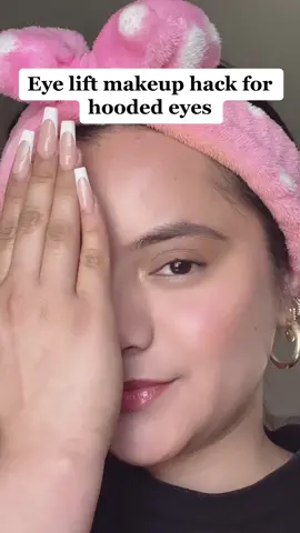 Hooded eyes makeup hack #makeup#makeuptutorial#eyelifthack#eyeliftmakeup#eyeliftingtrick#eyelifting#hoodedeyes#hoodedeyesmakeup#hoodedeyesmakeuptips 