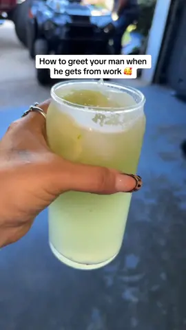 Greet your man with something refreshing on a hot day and a long day from work 🥰 #fyp #parati #wifey #hubby #spoilthem #hot #refreshing 
