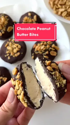 4-ingredient Chocolate Peanut Butter Bites🤩 • Ingredients: 1 cup lactose-free Greek yogurt (240 ml) 3 tablespoons unsweetened peanut butter 1 tablespoon maple syrup (or honey if you don’t have IBS) • Topping: 100 g / 3.5 oz. 80% dark chocolate optional: 1 teaspoon coconut oil • 1. Mix the yogurt, peanut butter and maple syrup together 2. Spoon dollops onto a plate lined with parchment paper 3. Freeze for 1 1/2 - 2 hours 4. (Melt the chocolate with the coconut oil in the microwave). Dip the bites in the chocolate. (Let the chocolate cool down a little before dipping). Make sure that the bites are fully covered in the chocolate! 5. Store in the freezer. Let defrost for about 15 minutes before eating • • 💛Follow for more easy recipes! • • • #healthydesserts #healthydessertrecipes #easydessert #glutenfreedessert #healthytreats #summerdessert #healthytreat #yogurtclusters #peanutbutterlover 
