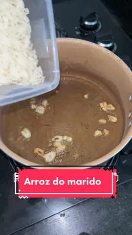 Arroz do meu marido 🍚 . . . #arroz #comida #almoco #fazendoarroz 