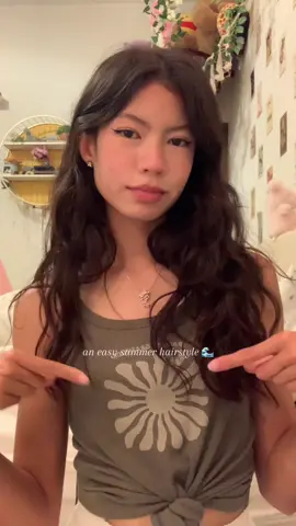 easy summa hairstyle 🌊🌊 #hair #hairtok #hairtutorial #hairstyle #Summer #summerhair #hairinspo 