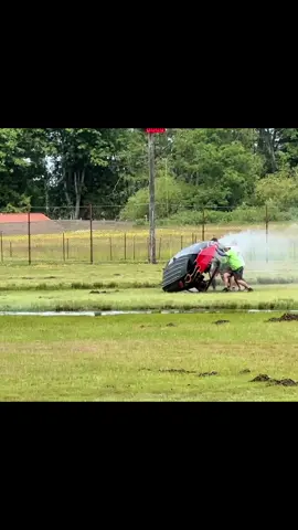 Jetsprint boat crashes on first corner. #jetsprintboats #jetboats #boat #boats #crash #crashes #wreck #wrecks #wreckingball #race #sport #racing #safety #safetyfirst #safteygear #upsidedown #land #driver #fyp #jollyrogersracing #jollyroger907  @Jolly Roger Aviation 