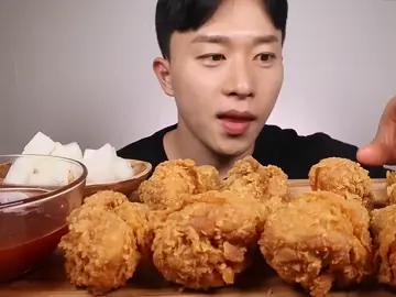 Mukbang ayam goreng manis pedas (Yt: Seabear) #mukbang #ayamgorengcrispy #ayamgorengmanis 