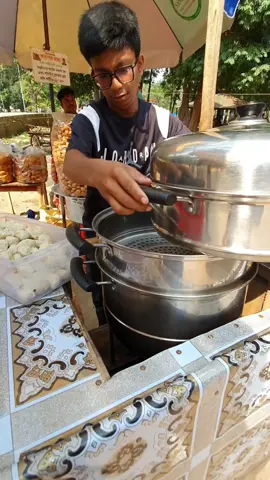 A School Boy Selling Delicious Hot Momos in Dhaka -Bangladeshi street food  #Foodie #shortsvideo #bdfood🌶️ #streetfood #tiktok #reels__tiktok #street_food_finder #viral #tiktokfood #tiktokpageforyou 