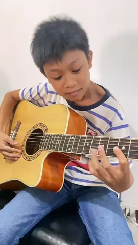 Grabeng gitara yon #fyp #foryou #mukstation 
