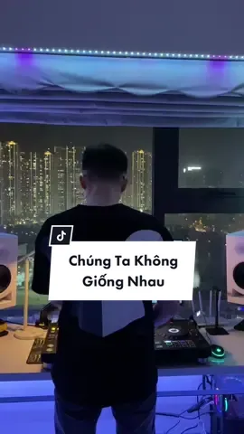 Trả lời @𝐓𝐮ấ𝐧 𝐕𝐢𝐧𝐡  ⚜️   lên cho mọi người tiếp một chiếc nhạc Trung huyền thoại 😌 có ai bị nghiện bài này k nhỉ 🤣 #djquanadn #quanadn #chungtakhonggiongnhau #nhactrungremix 