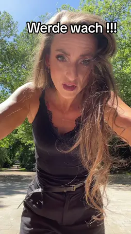 Das wollte ich euch schon immer sagen… ihr habt nur ein Leben.. lebt es gut- uhr seid wunderbar 🙏🏻🫵🏻🫶🏻  #seiglücklich #tanz #lebenundlebenlassen #nureinleben #womanover40 