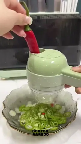 Dê um upgrade na sua rotina culinária com o Triturador de Alimentos 3 em 1! Aproveite de mais praticidade e criatividade na cozinha, com o poder de triturar, picar e misturar em um único aparelho!#cozinharfacil #trituradordealimentos #conzinharcomfacilidade #fatiadordelegumes #fatiadordealimentos
