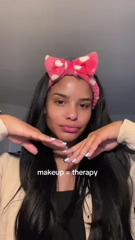makeup is therapeutic #grwm #makeupgrwm #therapy #parati #fyppp #paratipagina #4you #MakeupRoutine #makeuptherapy #fypシ #makeup #fyp 