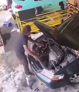 (Que paso compa🙄,todo bien?😶🥚🐣)🙈😭😂😂 #aceite #funny #paratii #viral #humor #error #errores #laugh #suerte #viralvideo #accident #accidente #tik_tok #tiktok #video #fate #taller #motor #car #cars  #ciudad #city #strong #mecanico  #king #fun #funn #caida #caidas   #humortiktok #funnyvideo #gta #comedyvideo #viralvideo #juego #paratii #juegos #Love #Amor #foryoupage #foryourpage #music #musica #song #fun #viraltiktok #foryoupage #foryourpage #comedia #Gamer #game #gta #videogames #comedia #joke #jokes #Gaming #boat #lancha #golpe #susto #sustos #nintendo #animetiktok #anime #luna #mar #magic #magia #animals #eyes #ojos  #videos #videotiktok #tiktoknews #videofunny #abuela #abuelo #rapidosyfuriosos #fastandfurious #fast #rapido