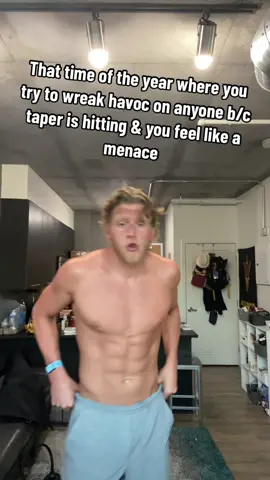 Everyone feels like a menace on taper admit it 👹👺😈 thanks for inspo @Luke Hopkins   #swimming #swim #swimtok #swimmers #swimmer 