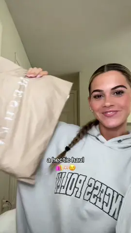 currently icing my knee🥲 #fyp #foryou #grwm #haul #clothing #meshki #clothes #unboxing #shopping #viral 