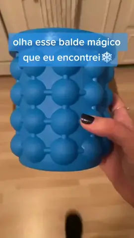 (134) Comente EU QUERO que te mandamos o link 🥰 . Com este Balde de Silicone para Fazer Gelo ,Prepare gelo de forma prática e eficiente para suas bebidas geladas. Adquira já esse acessório versátil e inovador e desfrute de momentos refrescantes com facilidade! . Para adquirir o seu produto clique no ícone do nosso Instagram (produtos_winners) e entre no link da bio e procure pelo número do produto. (134) . . #shopee #casa #formadegelo #dicas #utilidadesdomesticas 