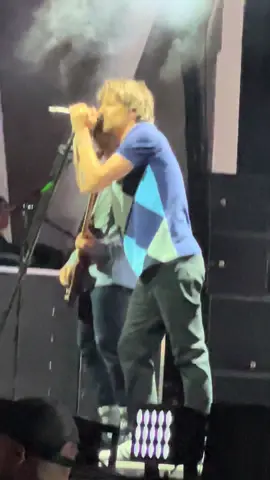 Back To You #backtoyoulouistomlinson #fitfmilwaukee #louistomlinsonconcert #louistomlinson #concert #ltwt #fitf #faithinthefuture #faithinthefuturelouistomlinson #louistomlinsontour #faithinthefuturemilwaukee #fitftour 
