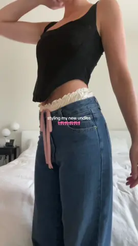 Cutest accessory🎀 #fashiontiktok #fashioninspo #outfitideas #outfitinspo #fyp 