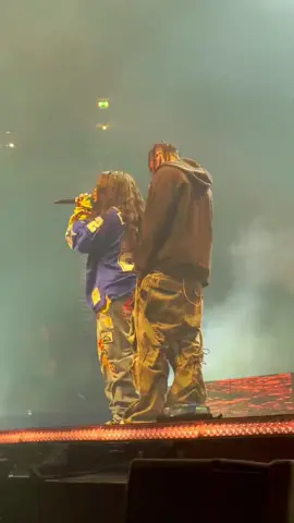 SZA and Travis Scott last night in Manchester! #SZA #SOSTOUR 