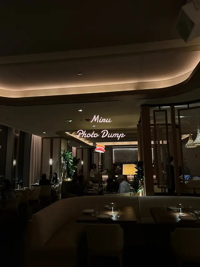 New sushi restaurant in the St. Regis Hotel 🫶🍣 #chicago #photodump #newrestaurant #mirusushi #restauranttiktok 
